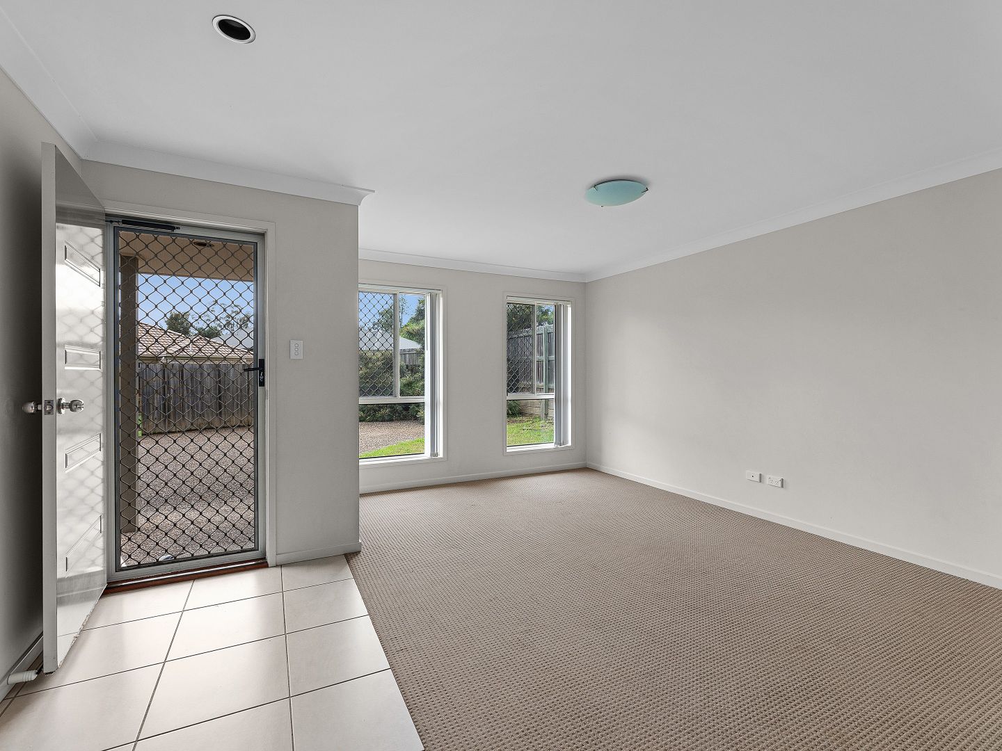 1/17 Ashfield Street, North Ipswich QLD 4305, Image 2