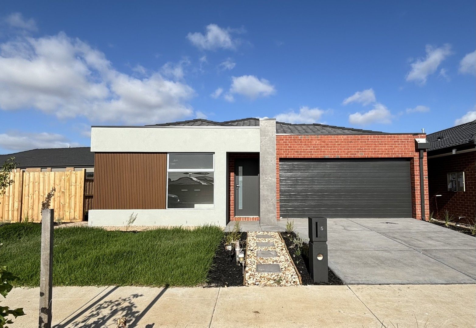 4 bedrooms House in 5 Tweed Street LARA VIC, 3212