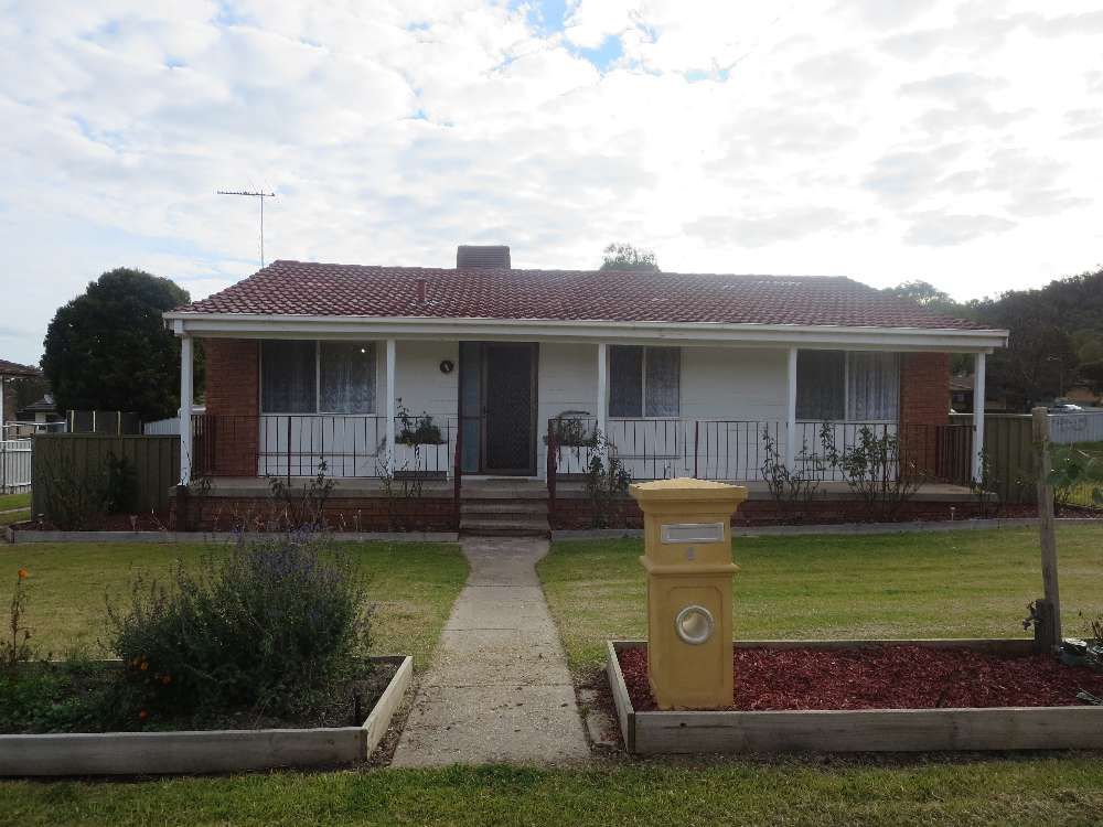 4 Cyprus Place, West Albury NSW 2640, Image 2