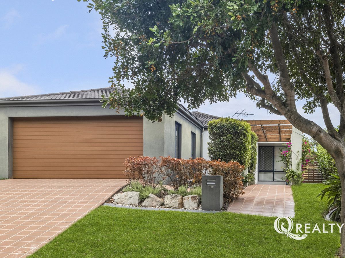 4 bedrooms House in 19 Watheroo Place PARKINSON QLD, 4115