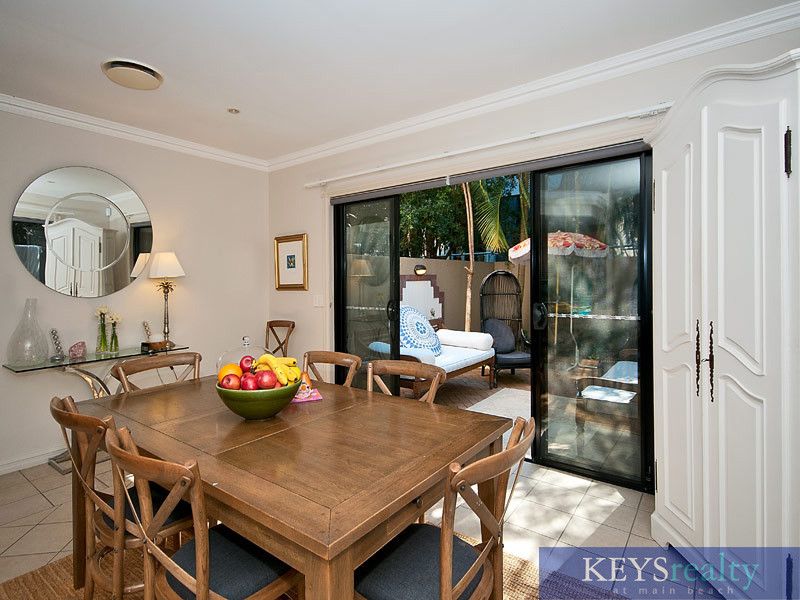 49 Cronin Ave, Main Beach QLD 4217, Image 1