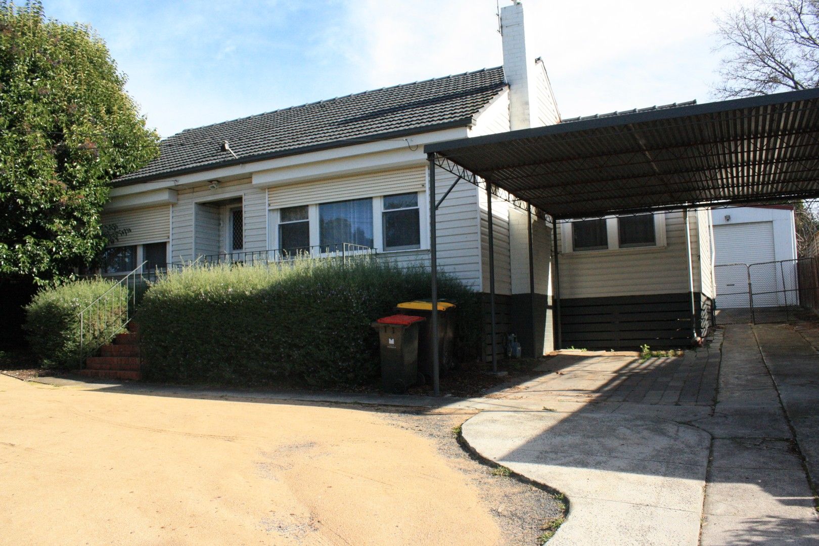 4 bedrooms House in 7 Sixth Avenue BURWOOD VIC, 3125