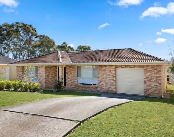 8 Matthew Close, Mount Annan NSW 2567