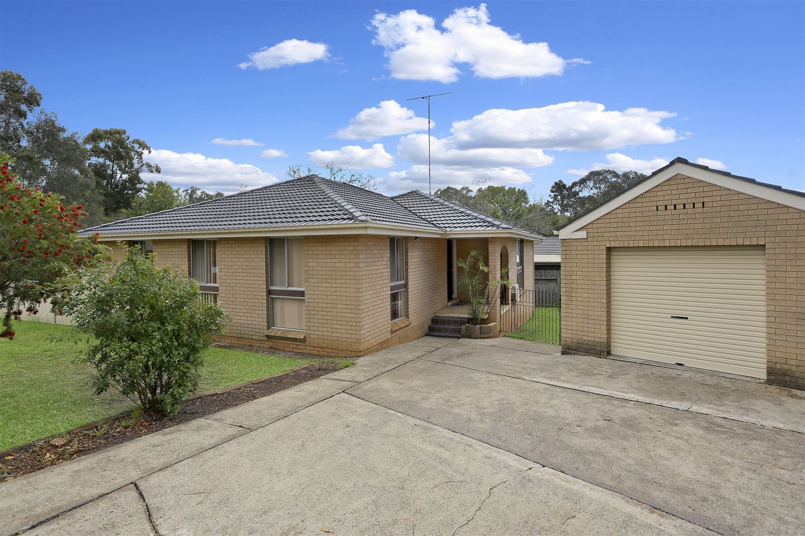 1 Molyneaux Avenue, Kings Langley NSW 2147