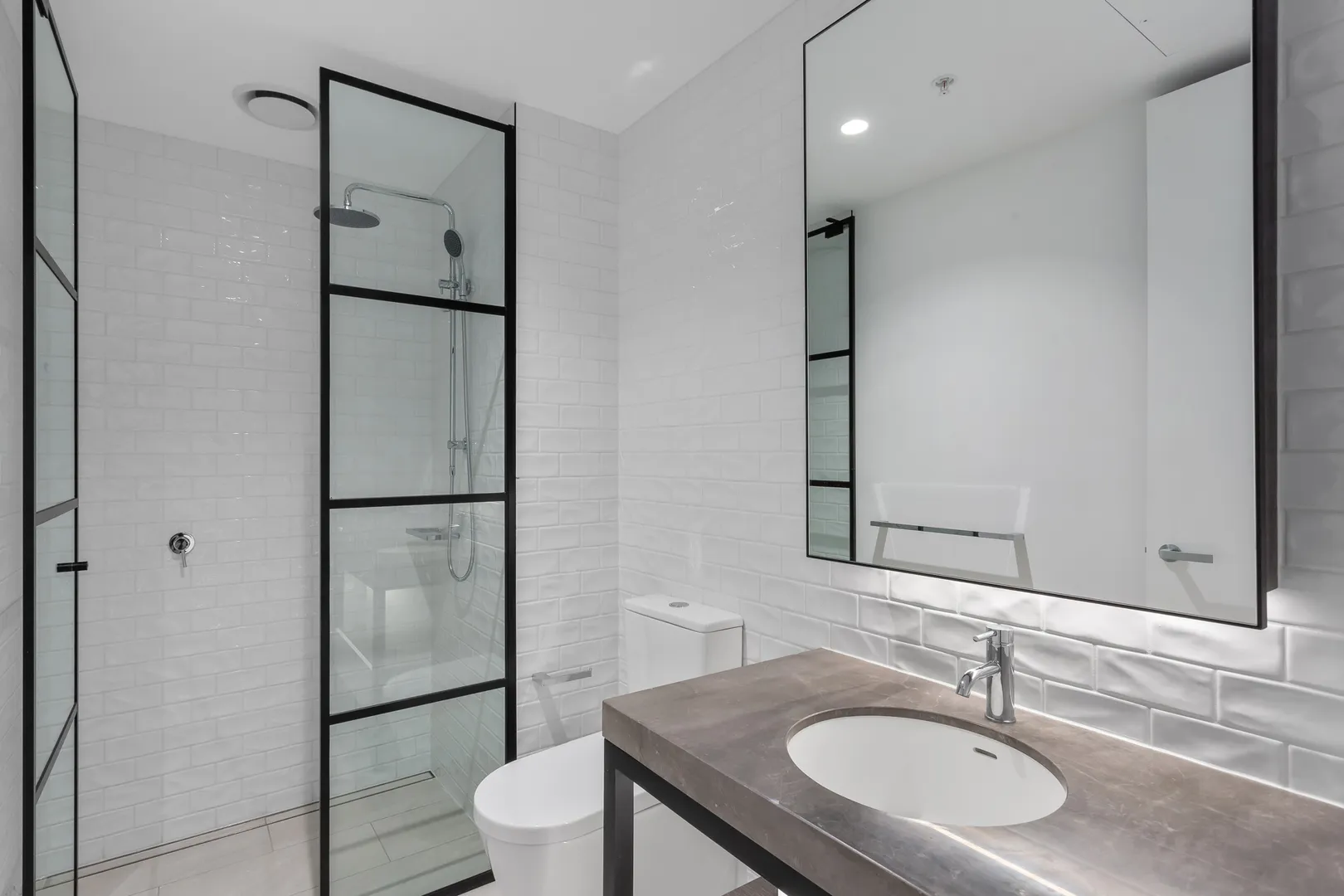 Apartment in Collingwood - View 6