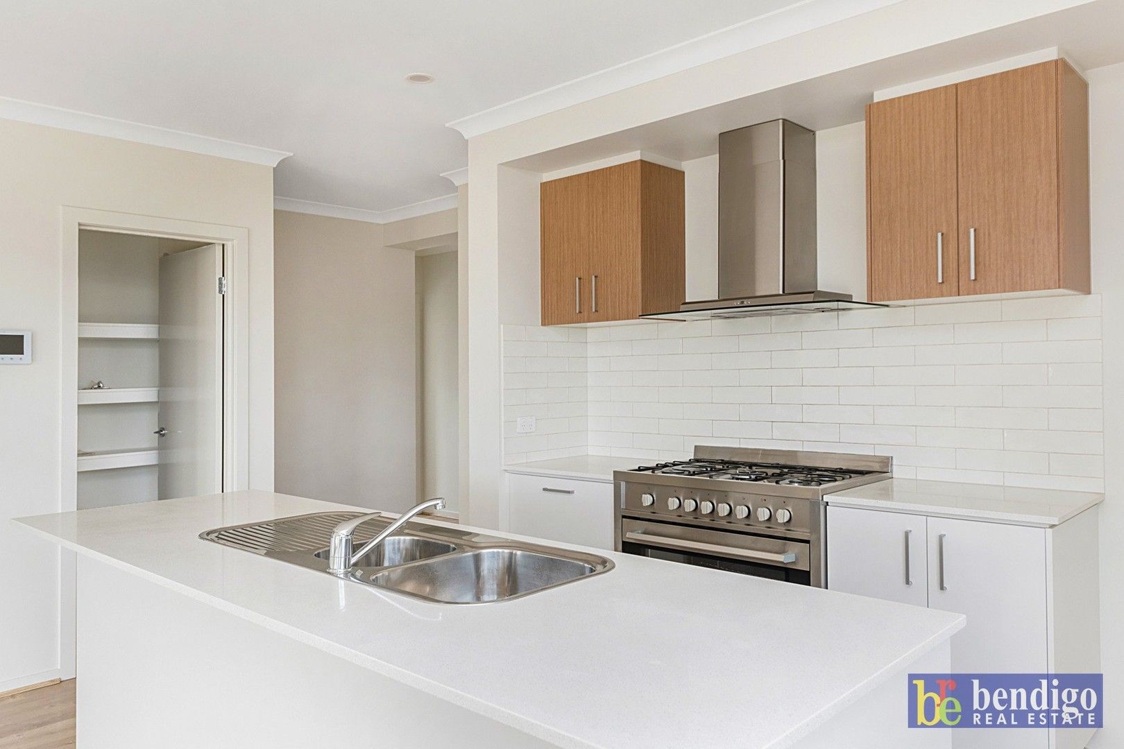 4 bedrooms House in 23 Ashbourne Way KANGAROO FLAT VIC, 3555