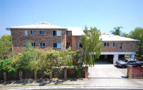 2/237 Cavendish Road, Coorparoo QLD 4151