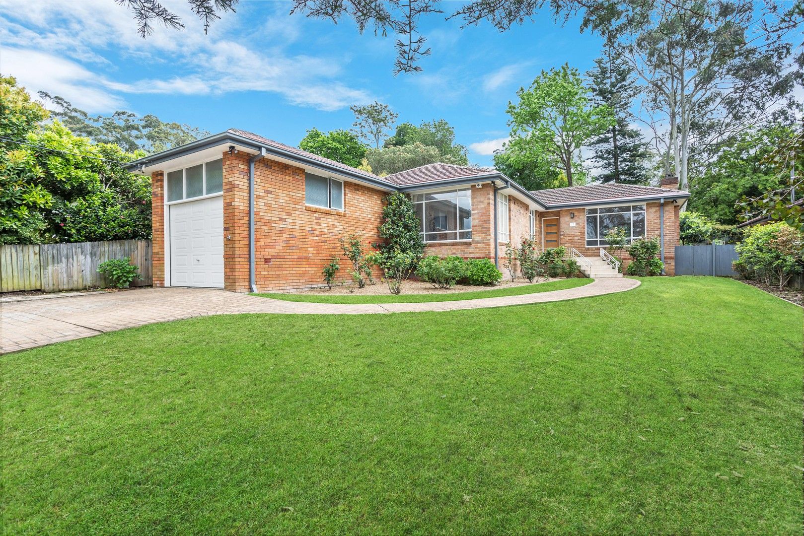 4 bedrooms House in 17 Shaddock Avenue PYMBLE NSW, 2073