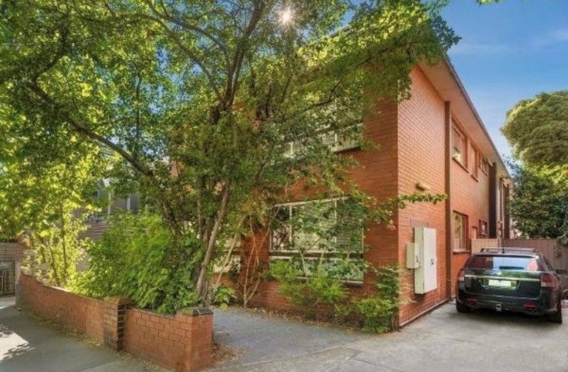 2 bedrooms Apartment / Unit / Flat in 4/5 Vautier Street ELWOOD VIC, 3184