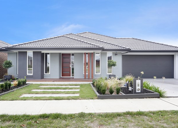 8 Ranfurlie Boulevard, Cranbourne West VIC 3977