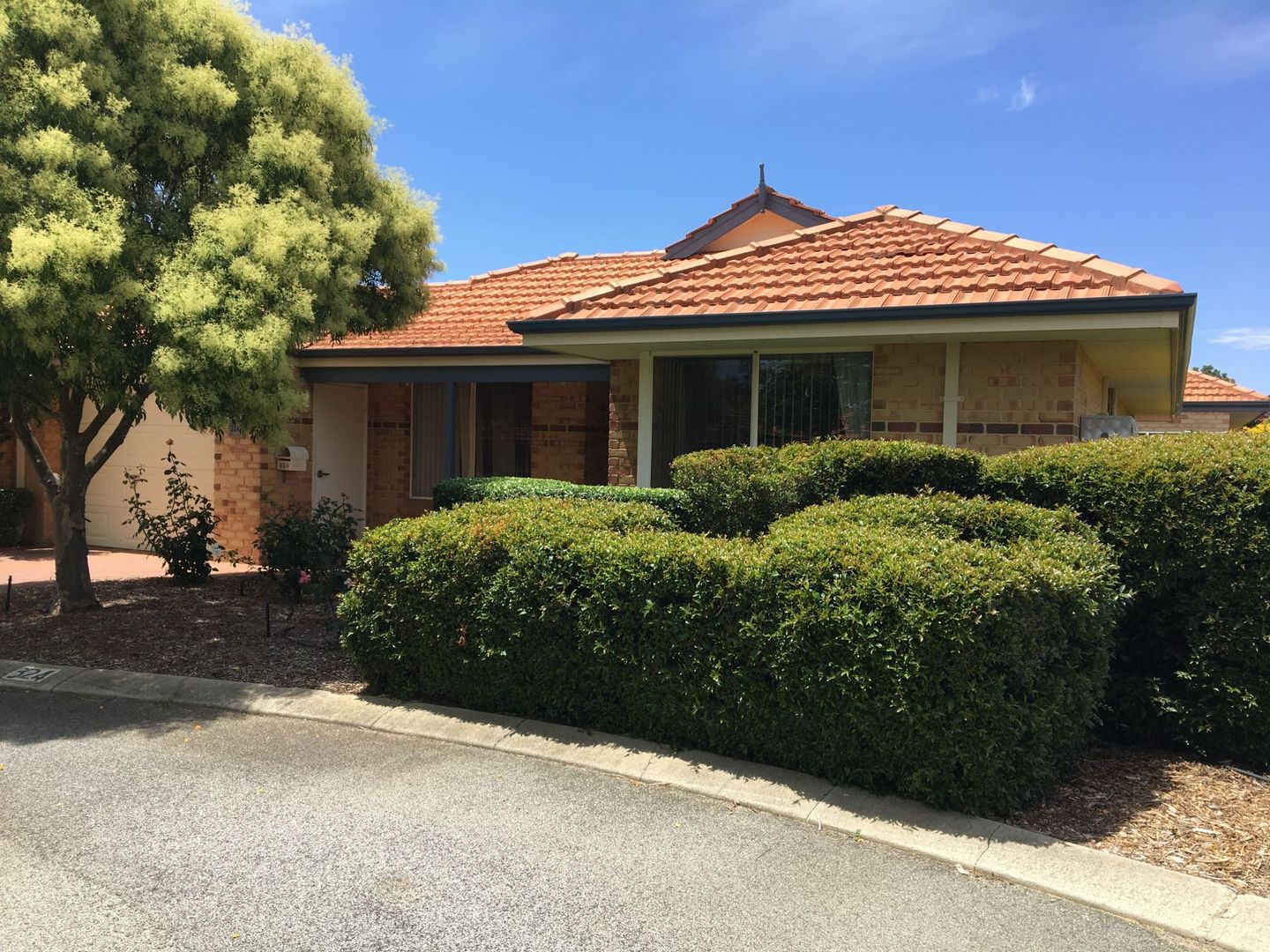 Forrestfield WA 6058 2 beds villa for Sale, 295,000 2015344030