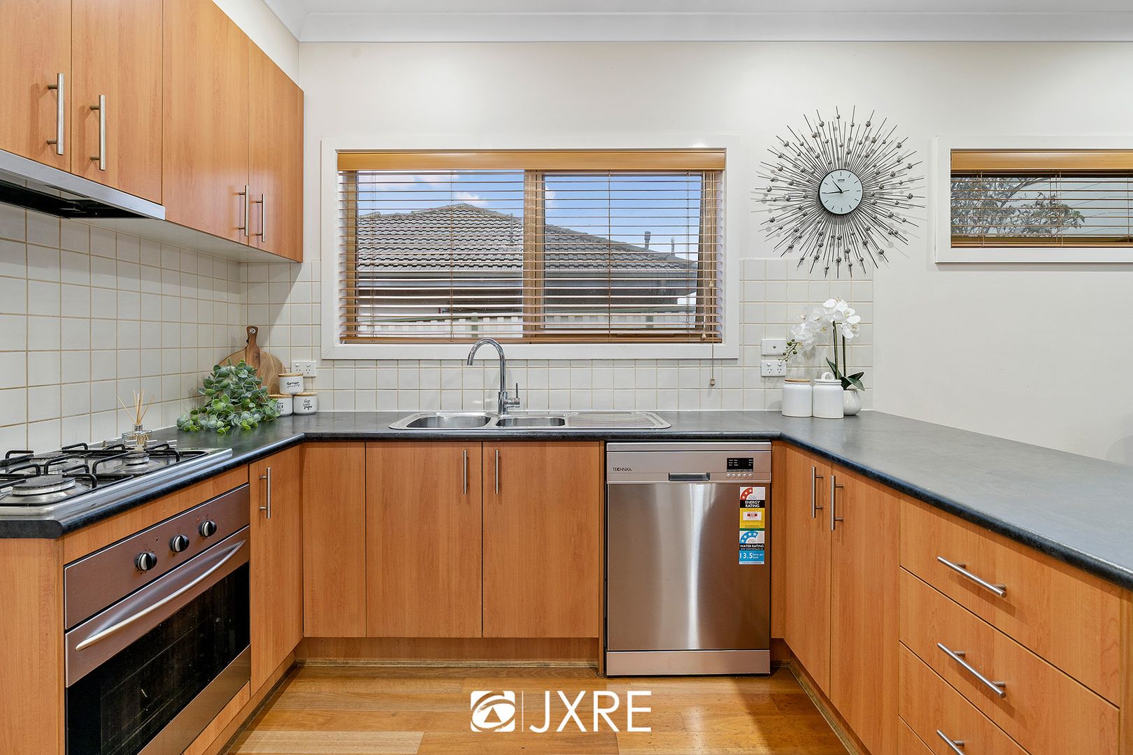 1/16 Hayden Road, Clayton South VIC 3169, Image 2