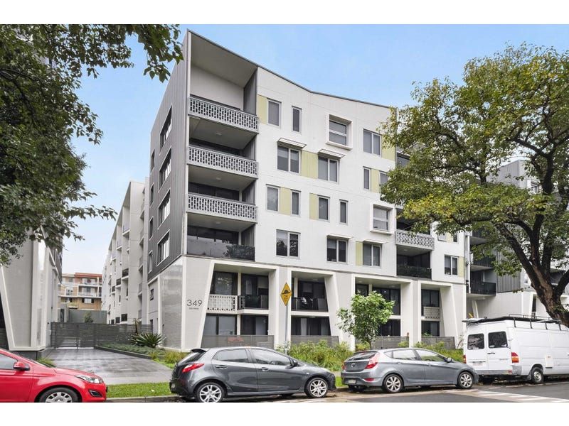 3 bedrooms Apartment / Unit / Flat in George St WATERLOO NSW, 2017