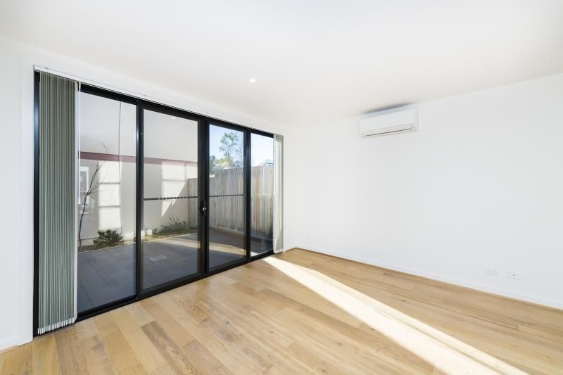 24/135 Easty Street, Phillip ACT 2606, Image 2