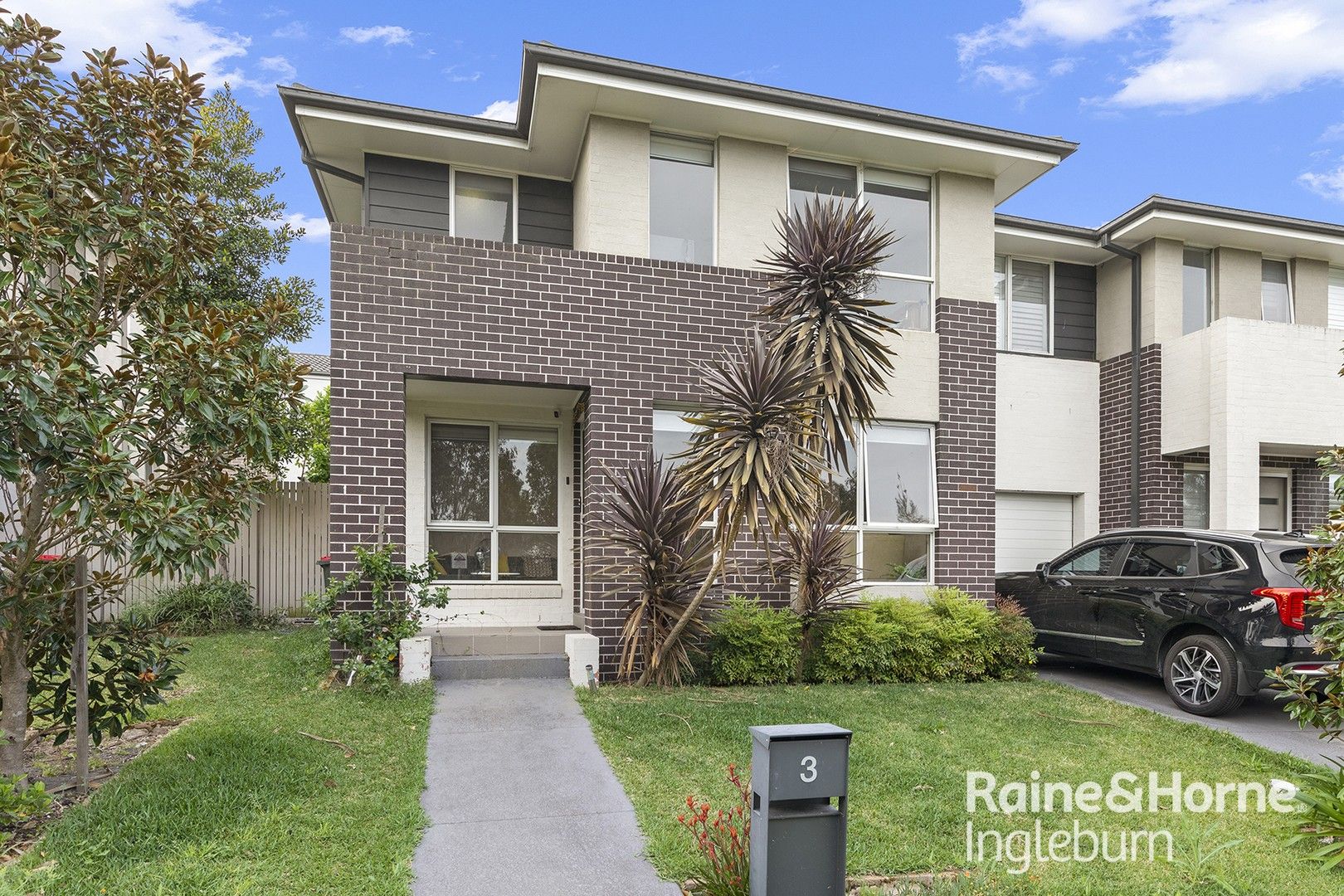 3 bedrooms Duplex in 3 Morley Place GLENFIELD NSW, 2167