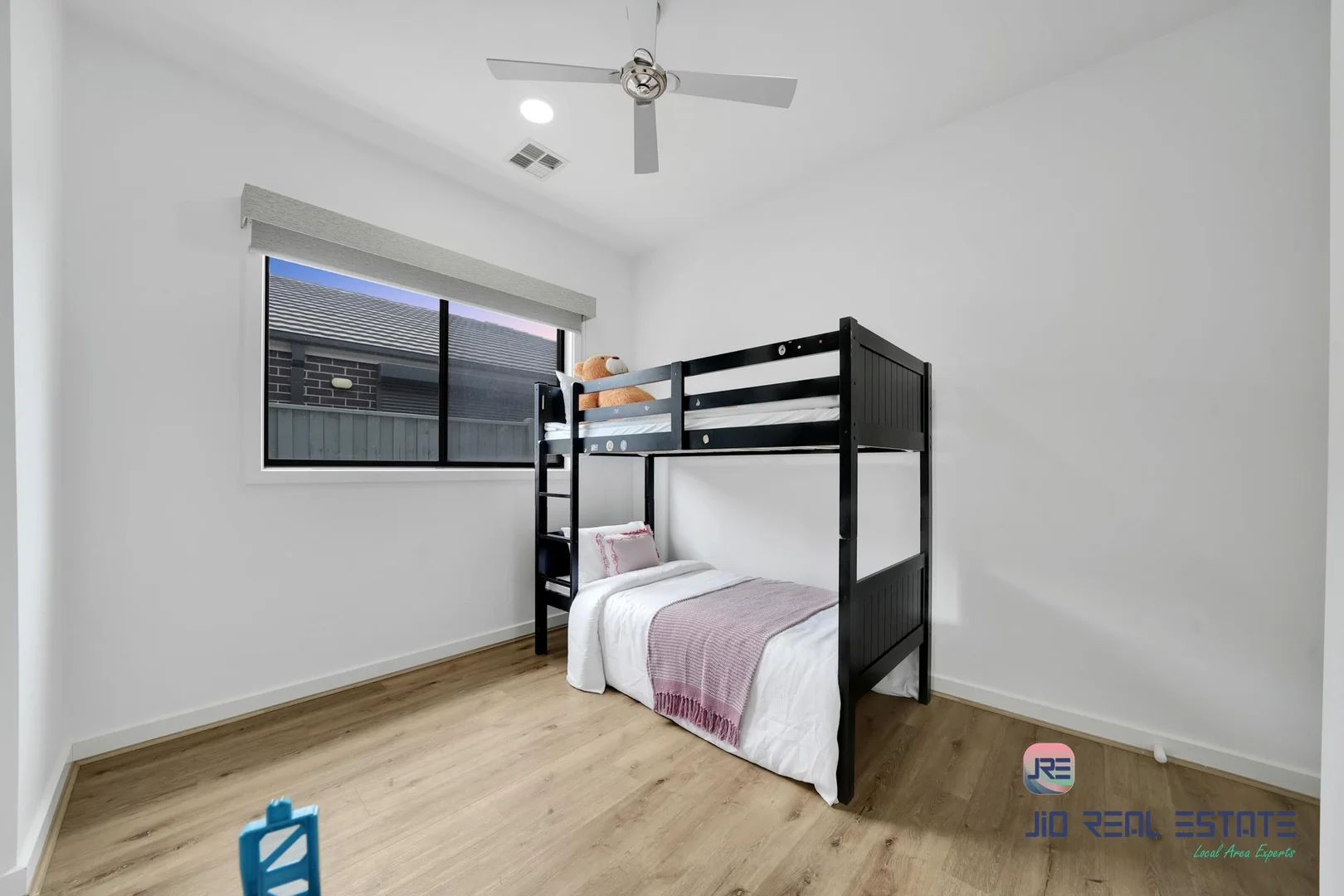 Additional image 21 of 13 Longshanks Street, Thornhill Park VIC 3335