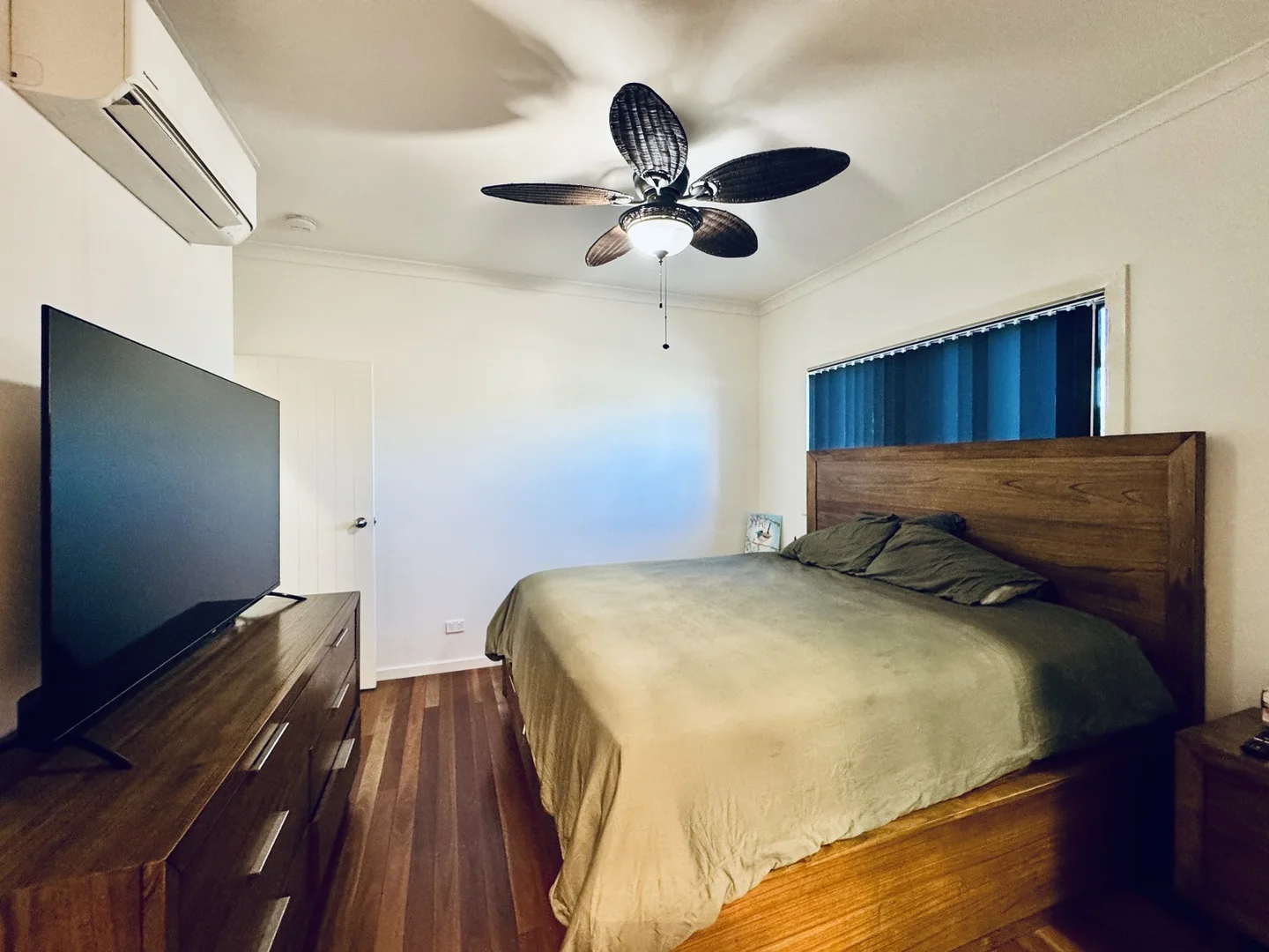 Additional image 17 of 27 TRENAMAN Street, Moranbah QLD 4744