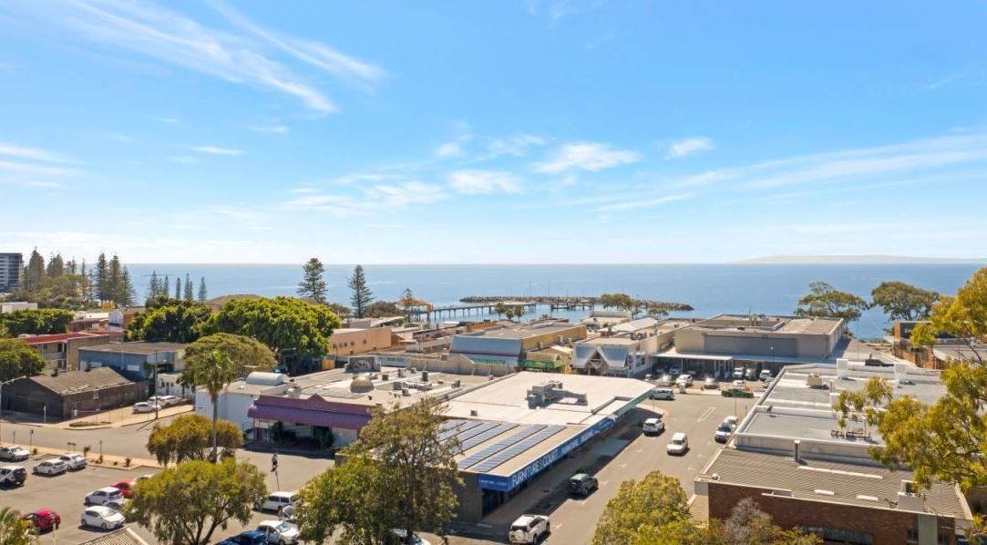 2 bedrooms Apartment / Unit / Flat in violet REDCLIFFE QLD, 4020
