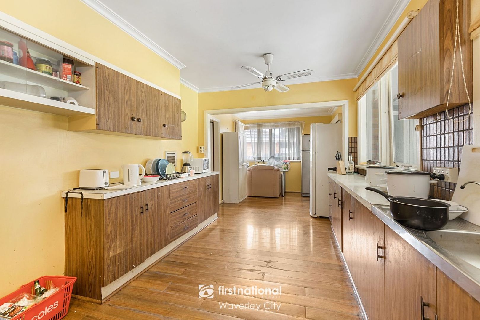 2 Benwerrin Drive, Burwood East VIC 3151, Image 2