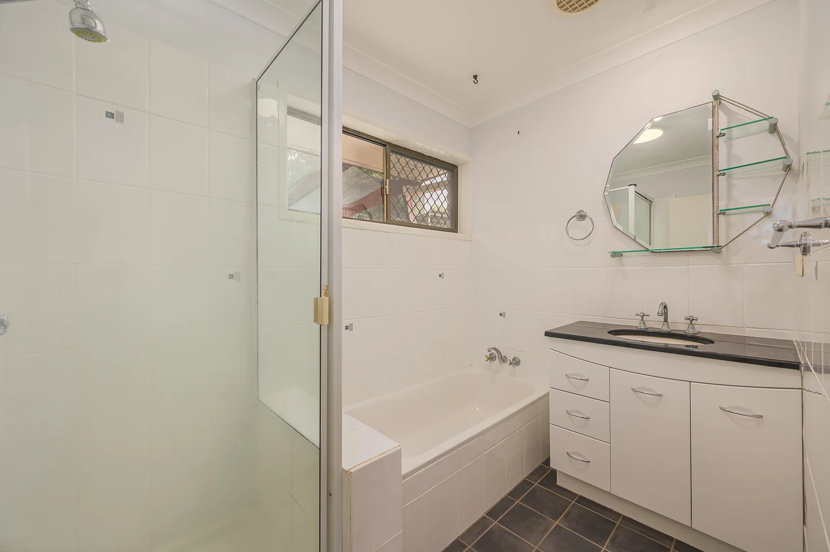 Additional image 9 of 19 Saturn Crescent, Telina QLD 4680