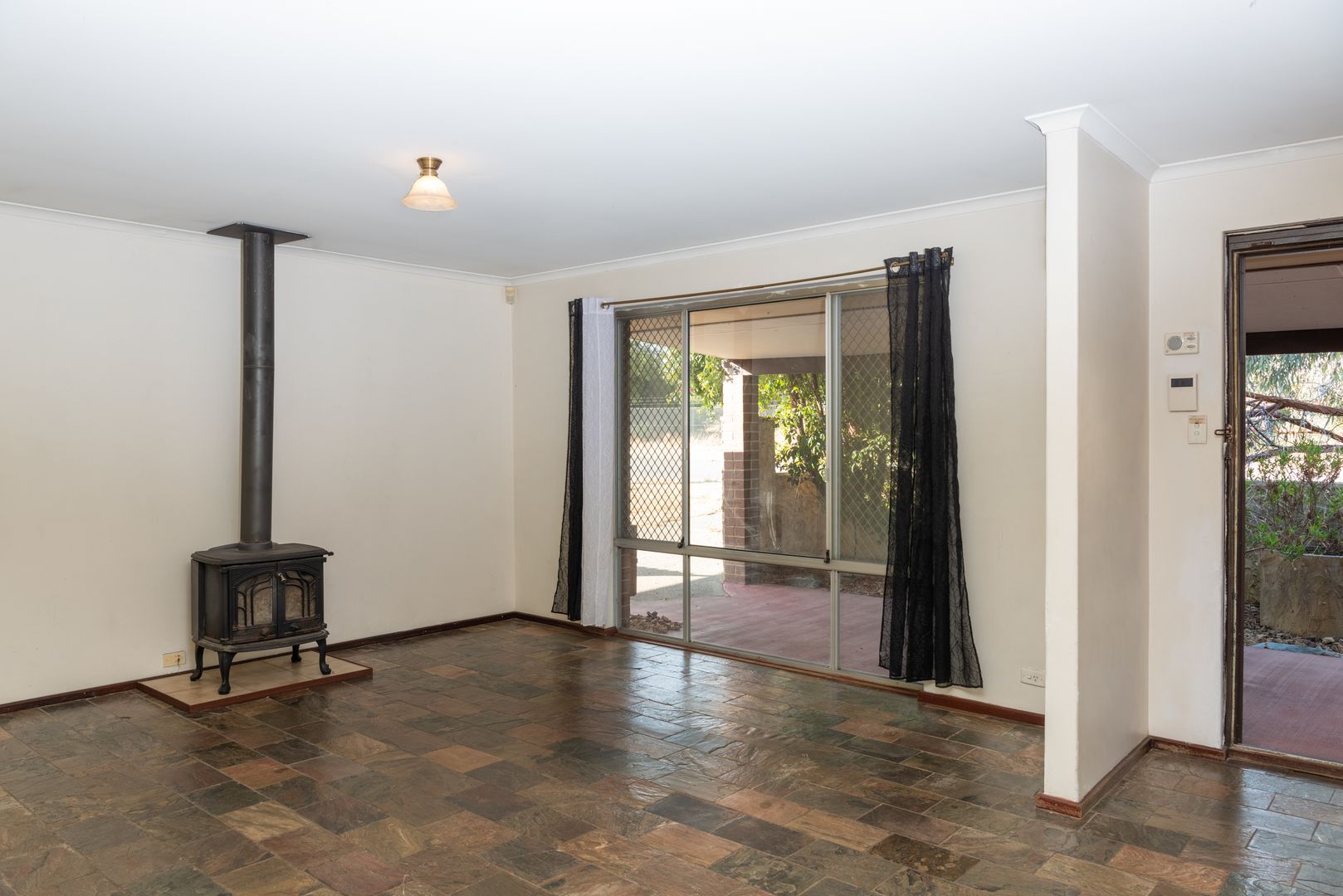 97 Bougainvillea Avenue, Forrestfield WA 6058 House For Rent 580