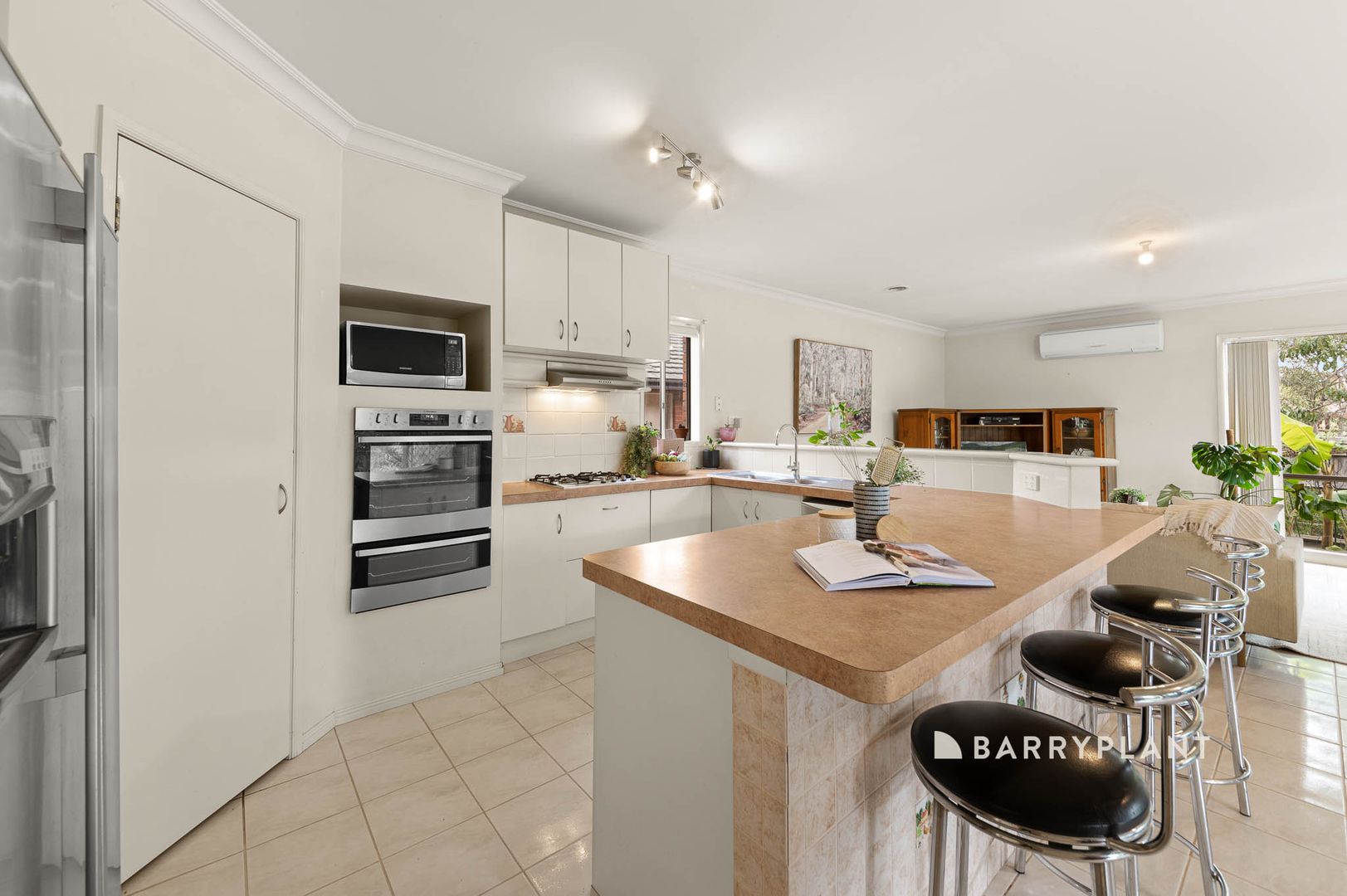 6 Drummer Lane, Narre Warren VIC 3805, Image 2