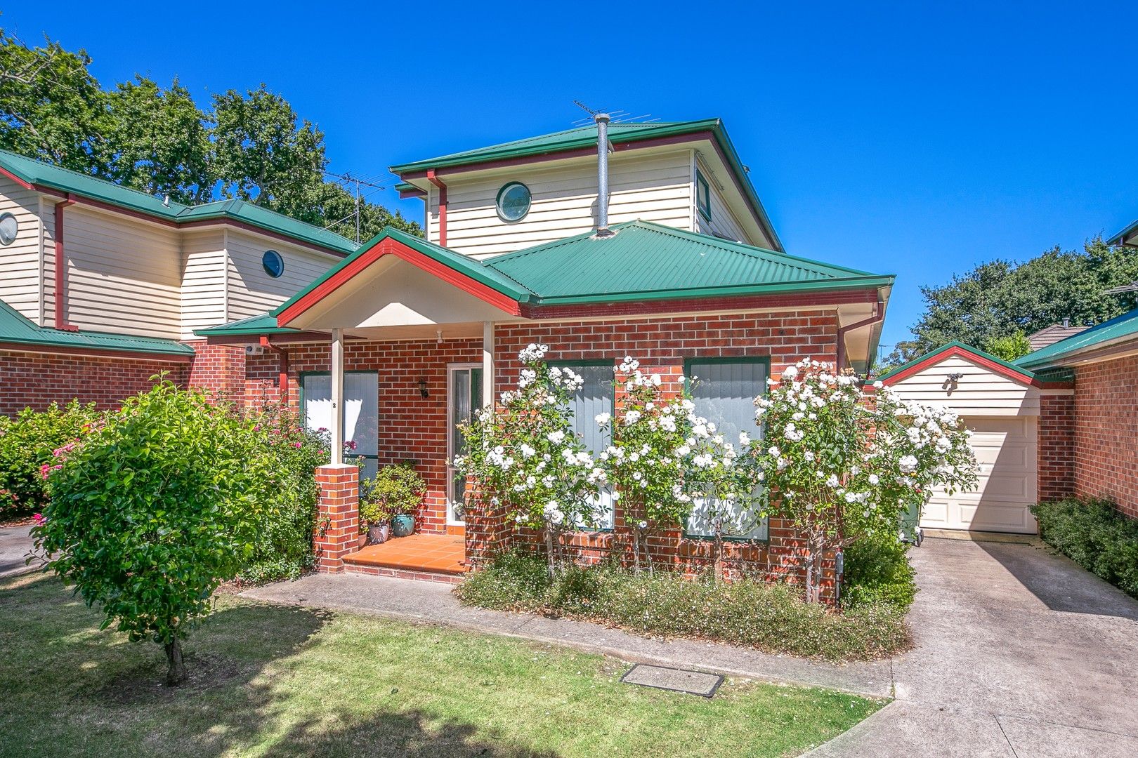 2/8 Howey Street, Gisborne VIC 3437 Townhouse For Rent 525 Domain