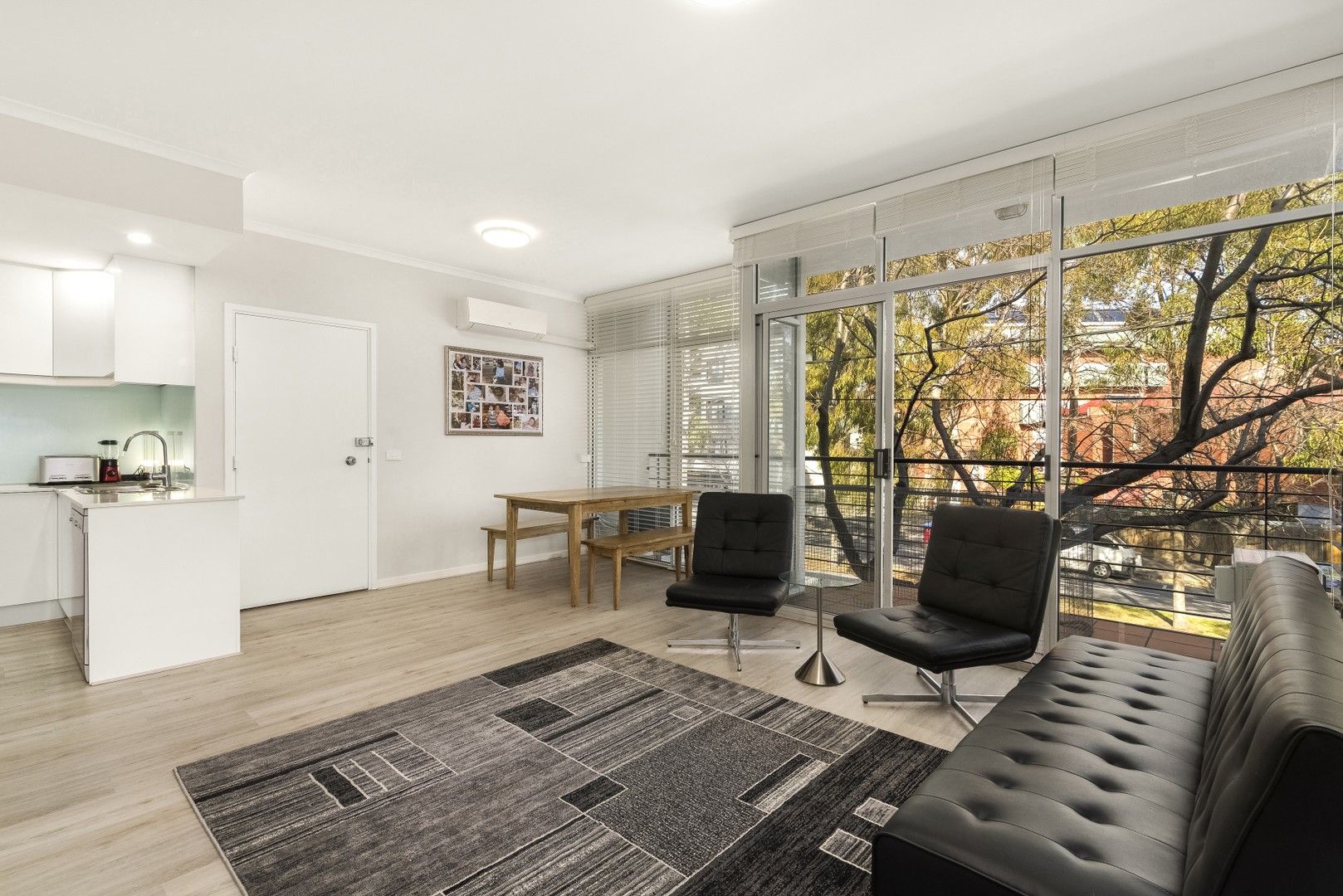 3 bedrooms Apartment / Unit / Flat in 3/18 Courtney Street NORTH MELBOURNE VIC, 3051
