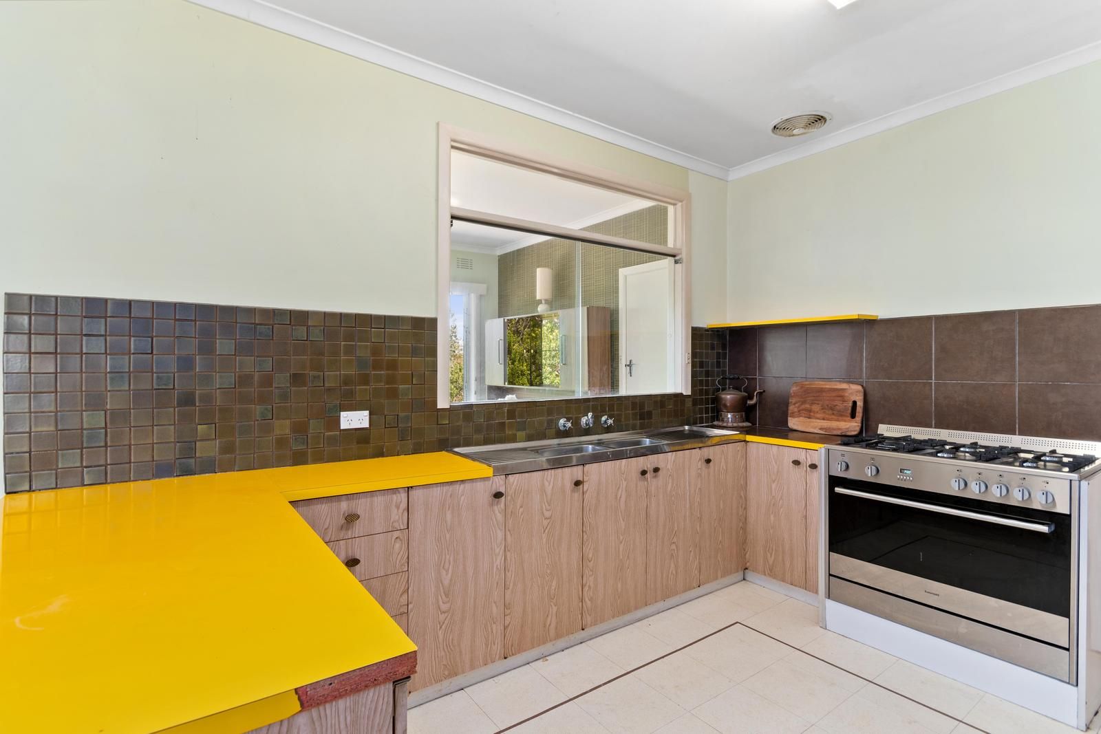 38 Rhonda Street, Rosanna VIC 3084, Image 2