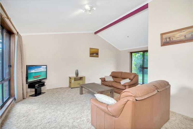 22 Clives Circuit, Currumbin Waters QLD 4223, Image 2