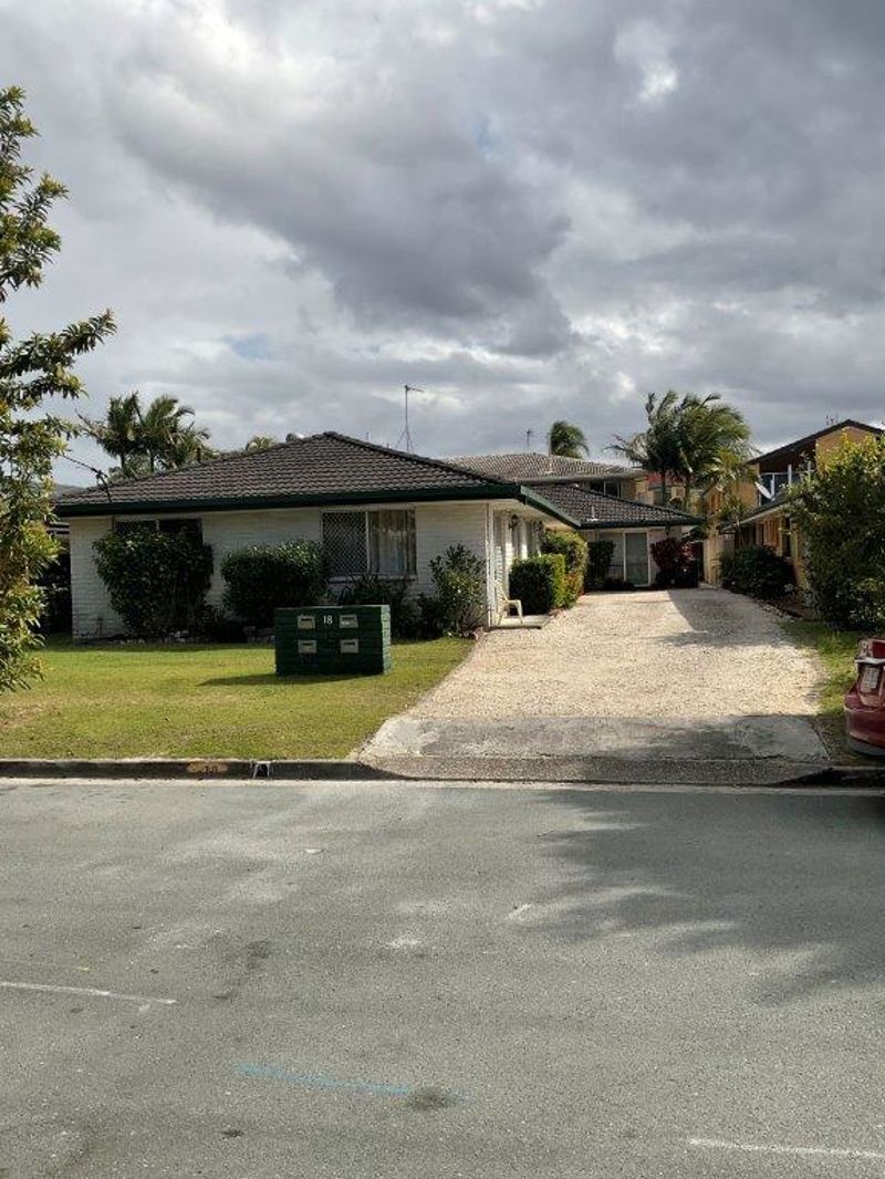 1 bedrooms Apartment / Unit / Flat in 2/18 Parneno Street CHEVRON ISLAND QLD, 4217