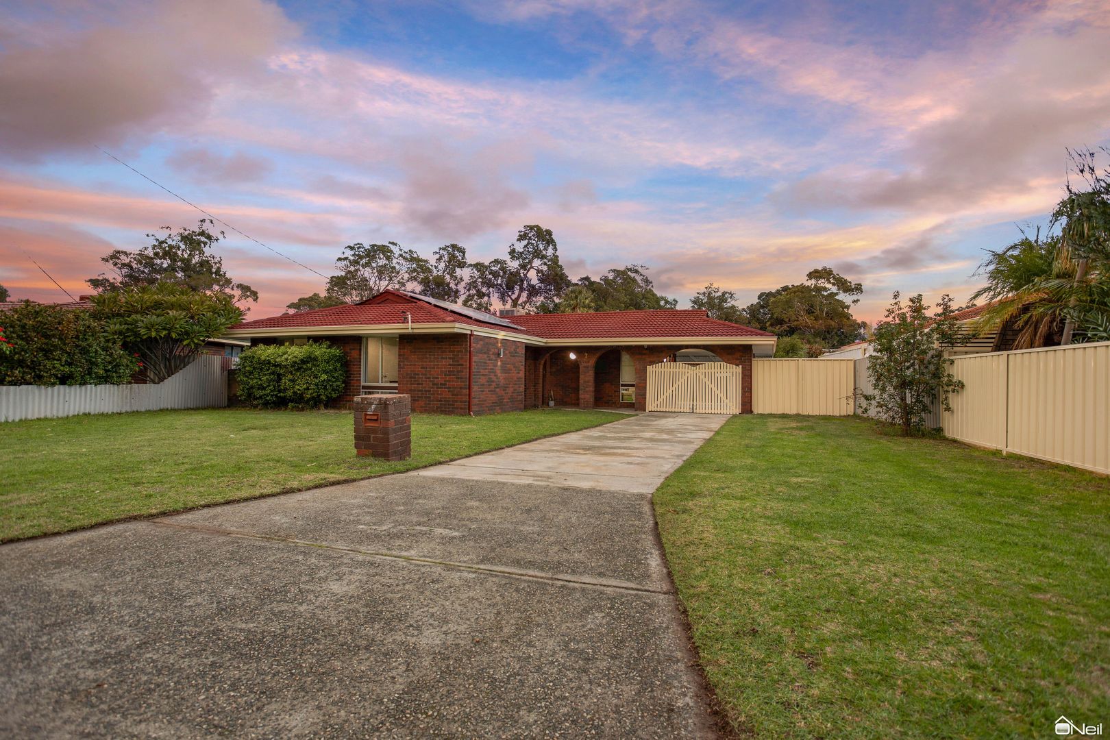 3 bedrooms House in 7 Haynes Court ARMADALE WA, 6112