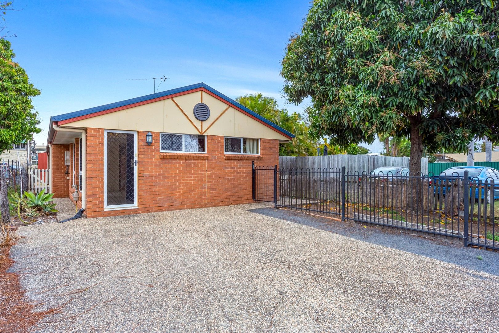 3 bedrooms House in 115 Campbell Street ROCKHAMPTON CITY QLD, 4700