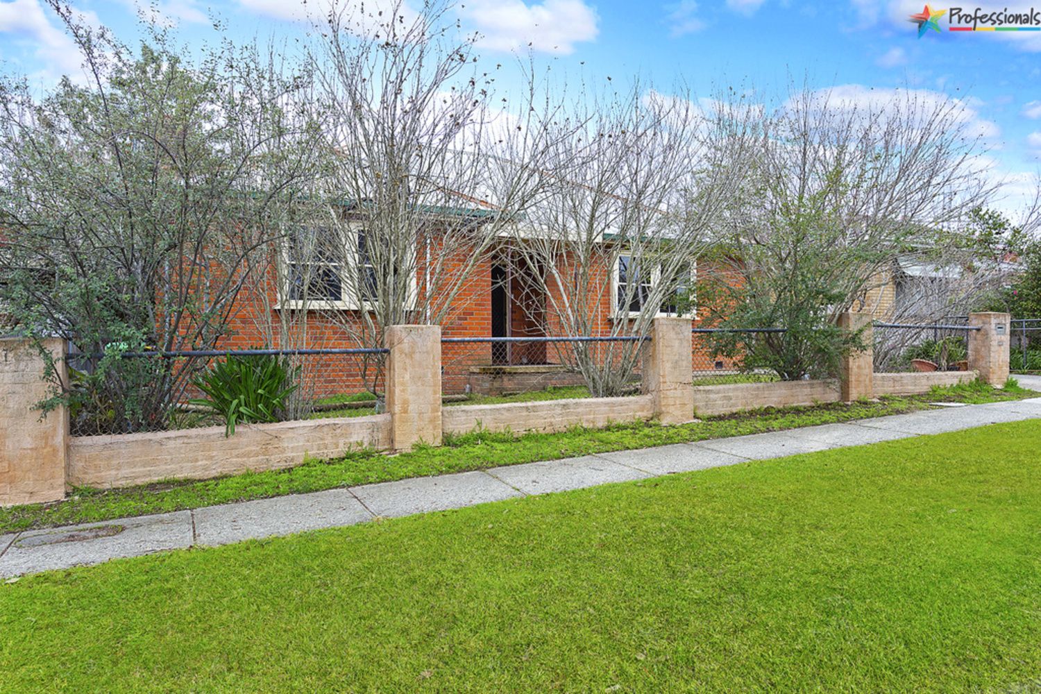 128 Thomas Mitchell Drive Wodonga Vic 3690 House For Rent 310 Domain