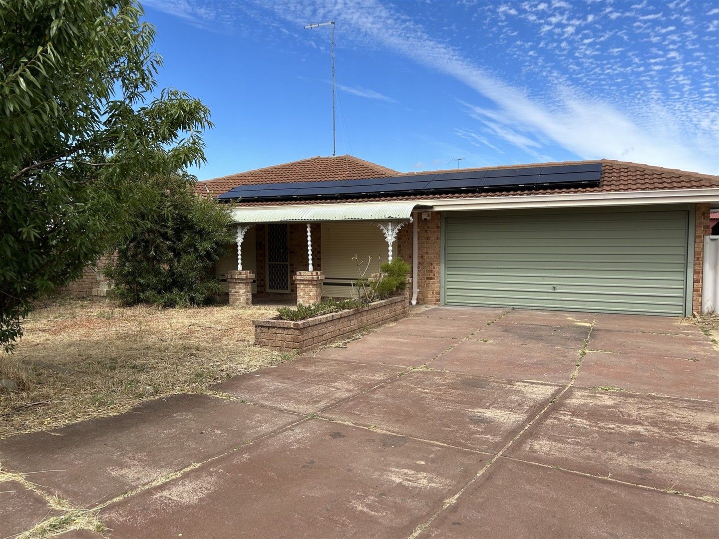 4 bedrooms House in 8 Bellbird Court GREENFIELDS WA, 6210
