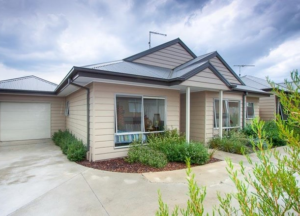 4/12 Rodney Street, Gisborne VIC 3437