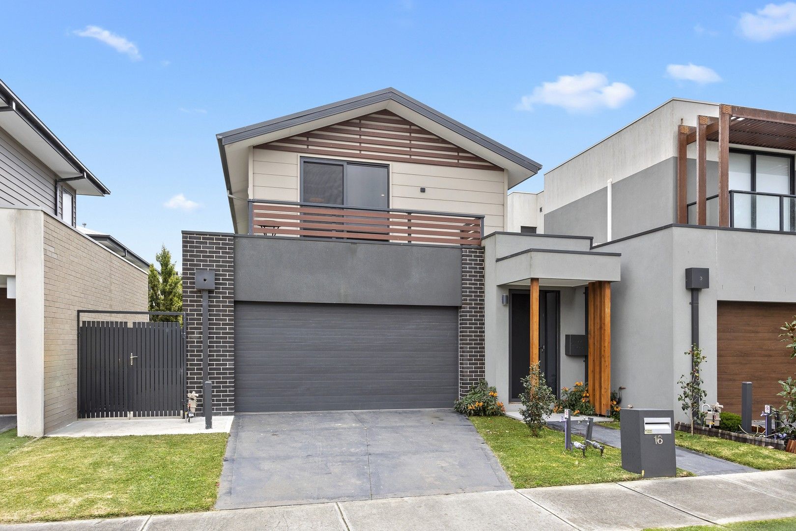3 bedrooms House in 16 Talisker Street KEYSBOROUGH VIC, 3173