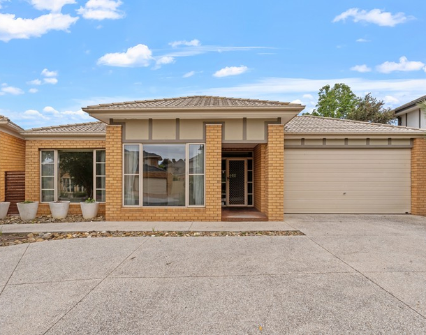 16 Gardenia Way, Caroline Springs VIC 3023