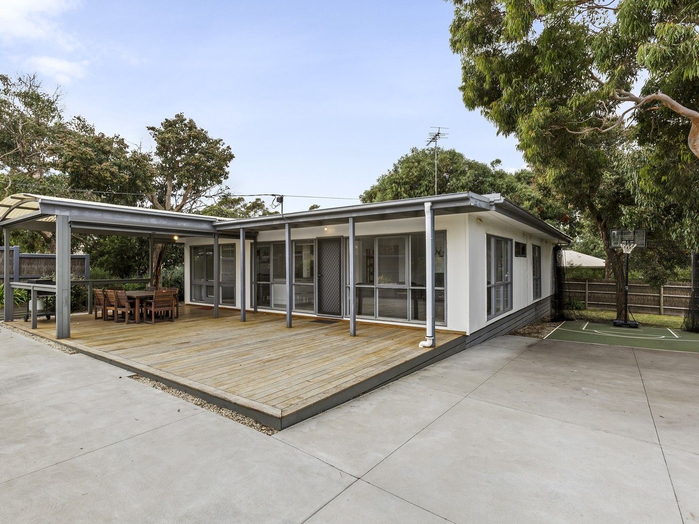 4 bedrooms House in 188 Great Ocean Road ANGLESEA VIC, 3230