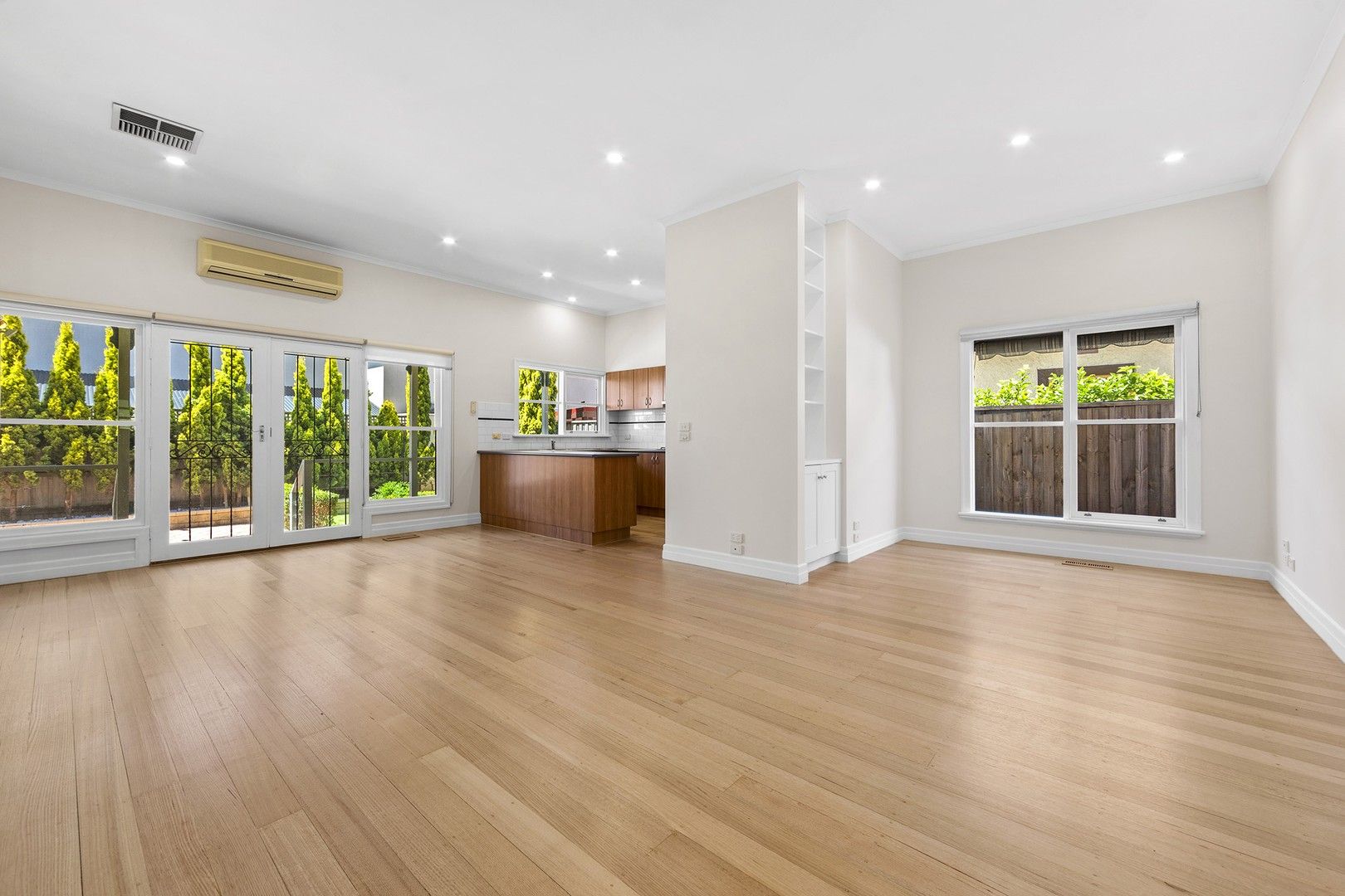 4 bedrooms House in 3 Coats Street MOONEE PONDS VIC, 3039