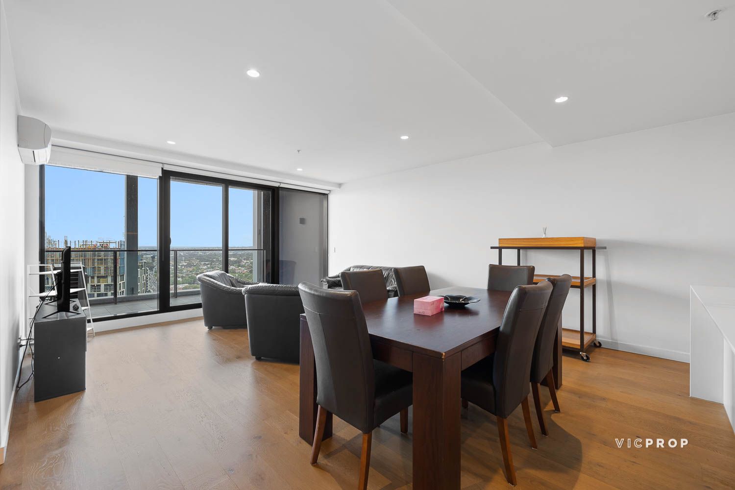 1202/443 Upper Heidelberg Road, Ivanhoe VIC 3079 Apartment For Rent