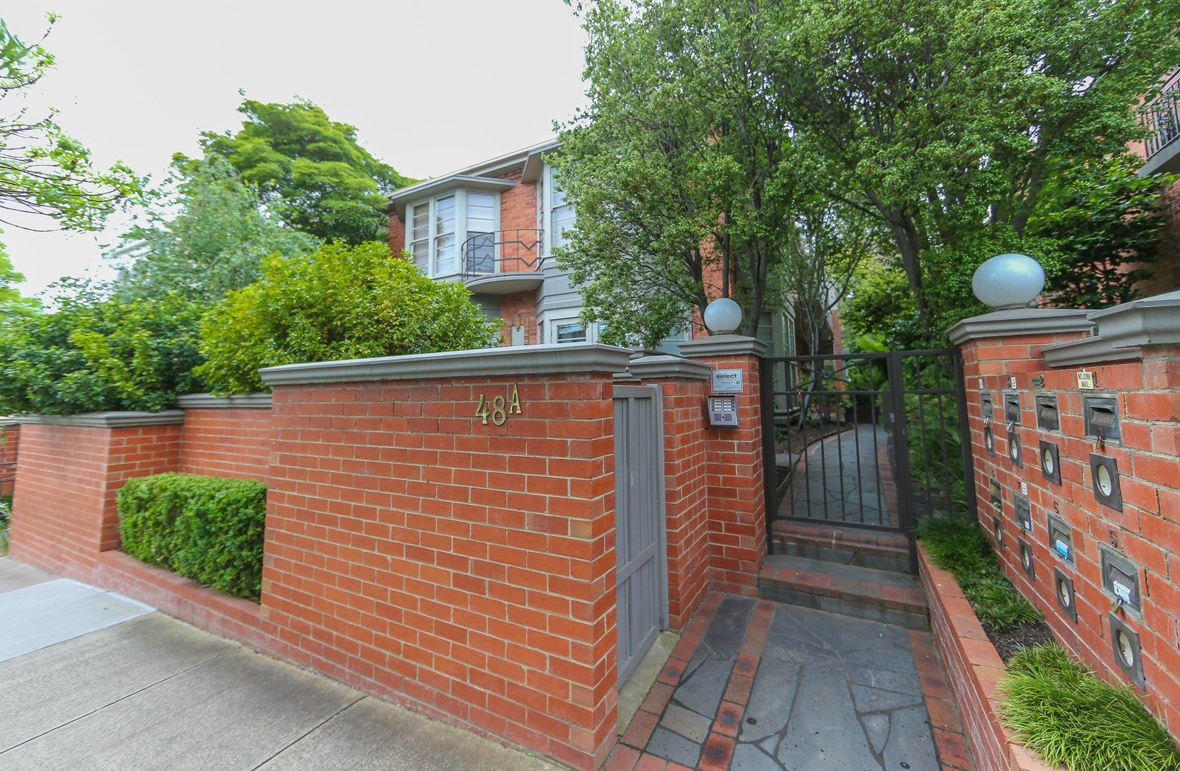 1 bedrooms Apartment / Unit / Flat in 6/48a Mathoura Road TOORAK VIC, 3142