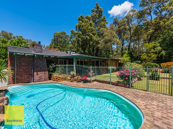 13 Barbigal Place, Lesmurdie WA 6076