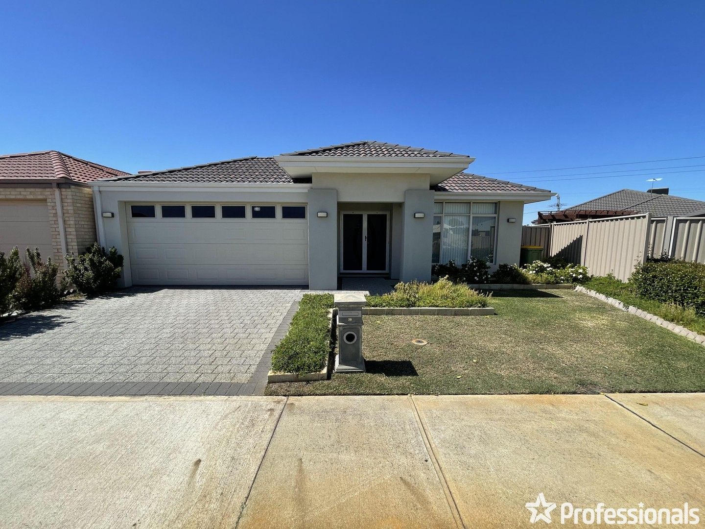 4 bedrooms House in 28 Northwood Loop THORNLIE WA, 6108