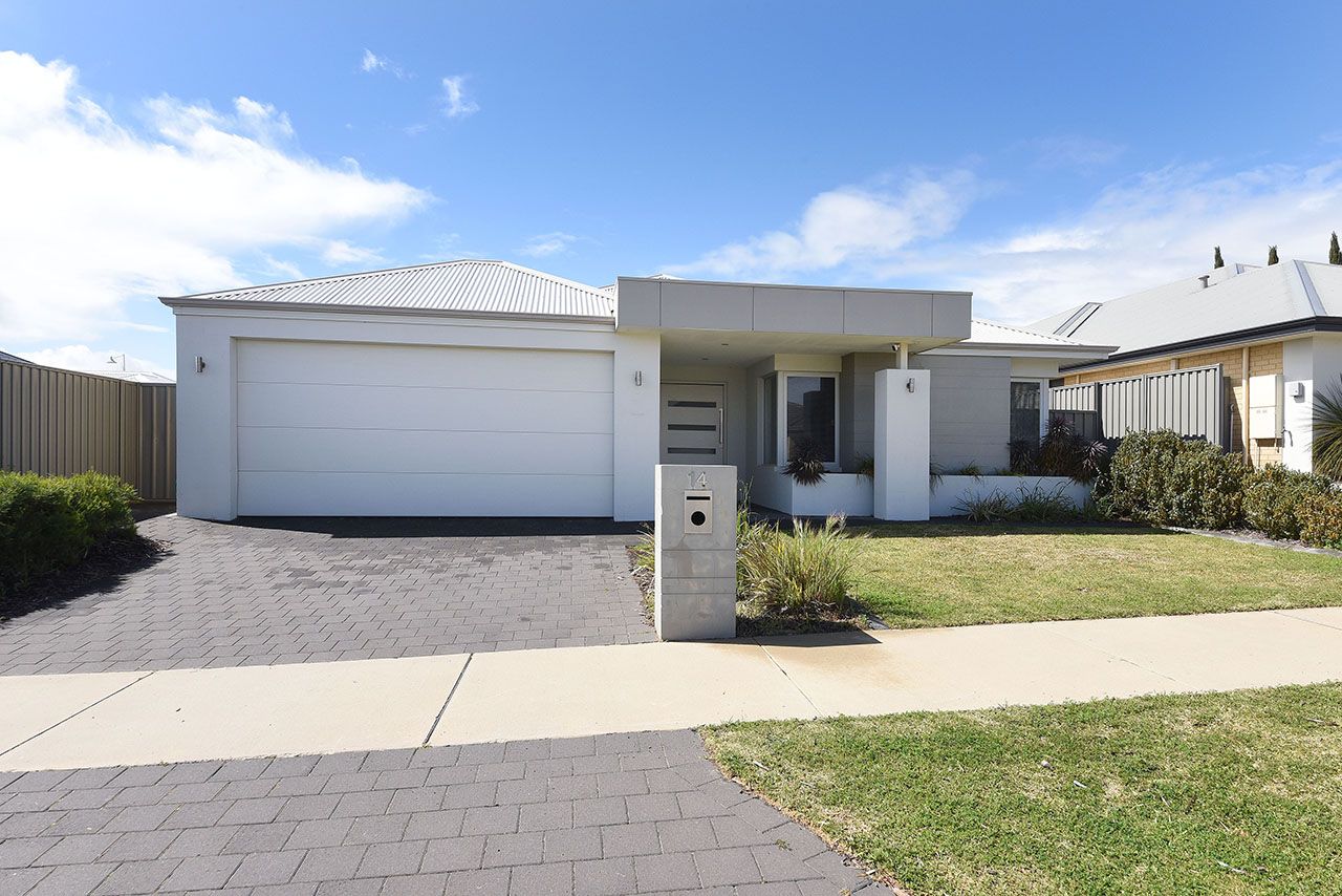 4 bedrooms House in 14 Elda Way ALKIMOS WA, 6038