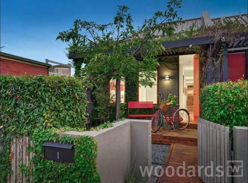 3 bedrooms House in 1 Beaconsfield Parade NORTHCOTE VIC, 3070