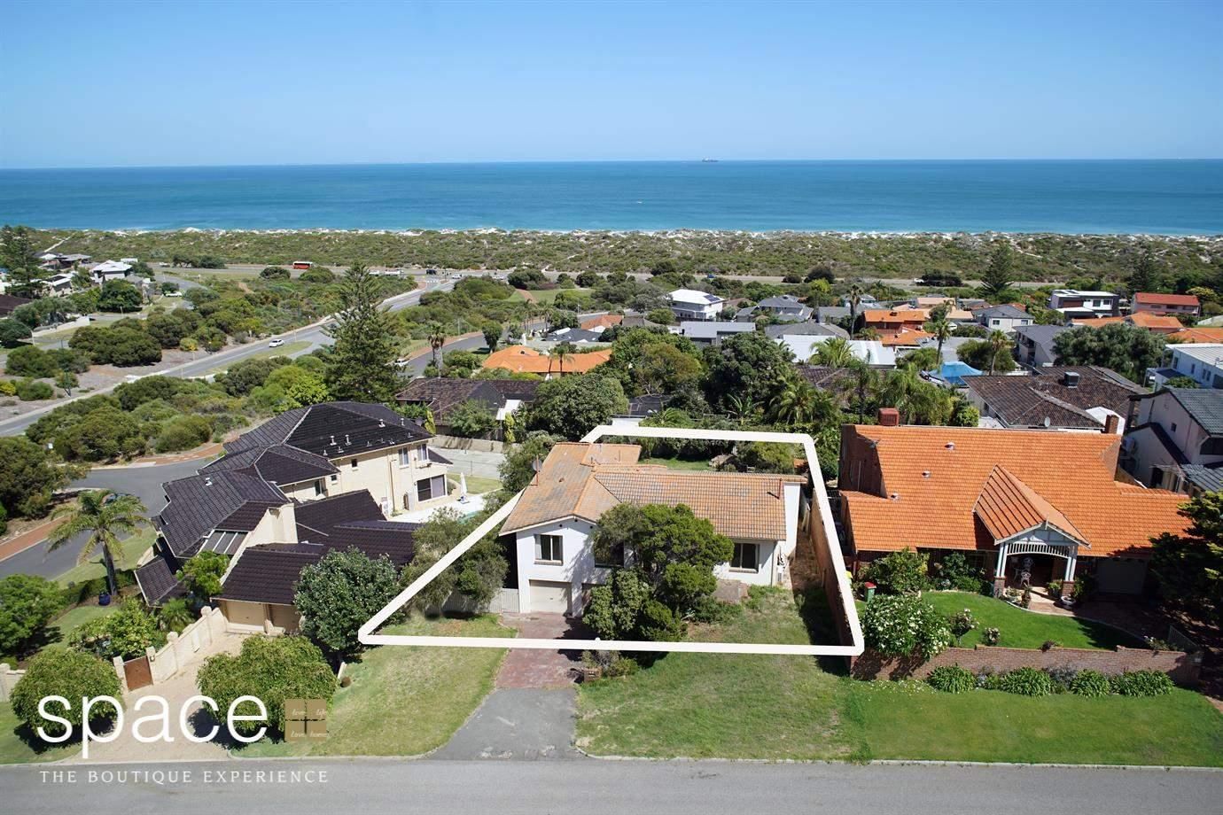 44 Perina Way, City Beach WA 6015, Image 2