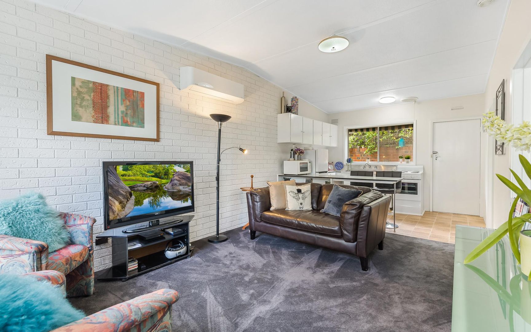 51 Reginald Street, Quarry Hill VIC 3550, Image 2