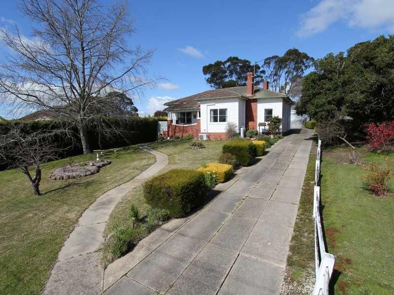 35 Cummins Street, BEAUFORT VIC 3373, Image 0