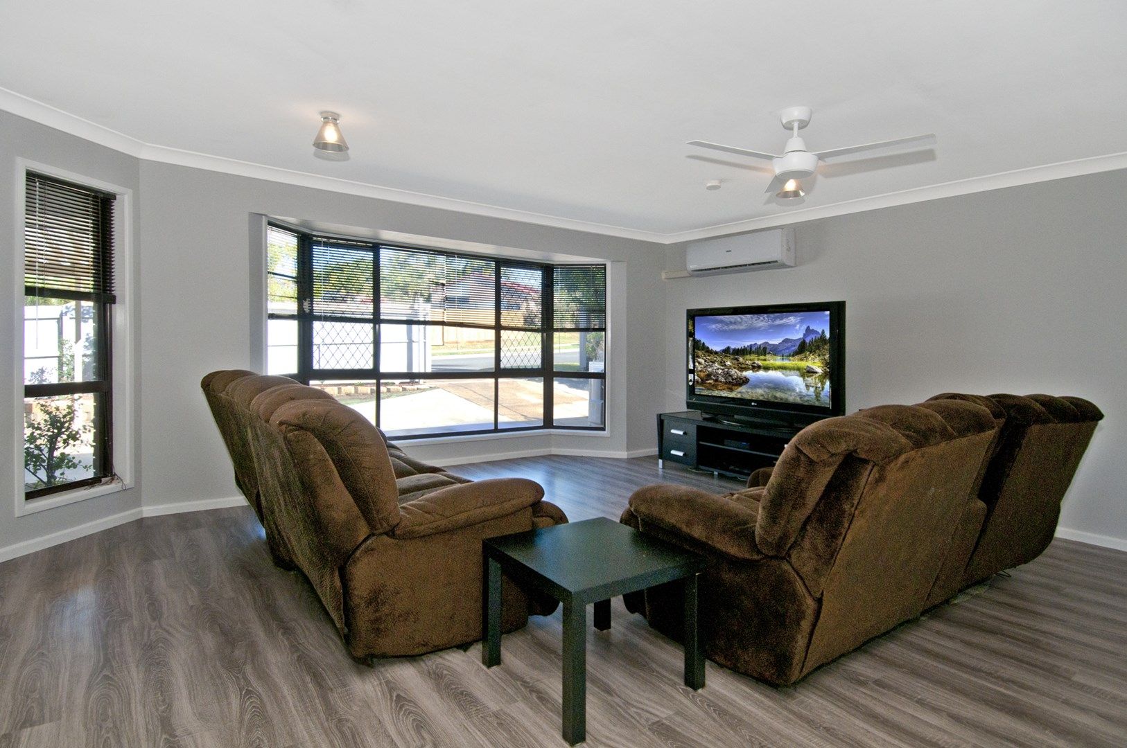 1 Town Court, Boronia Heights QLD 4124, Image 2